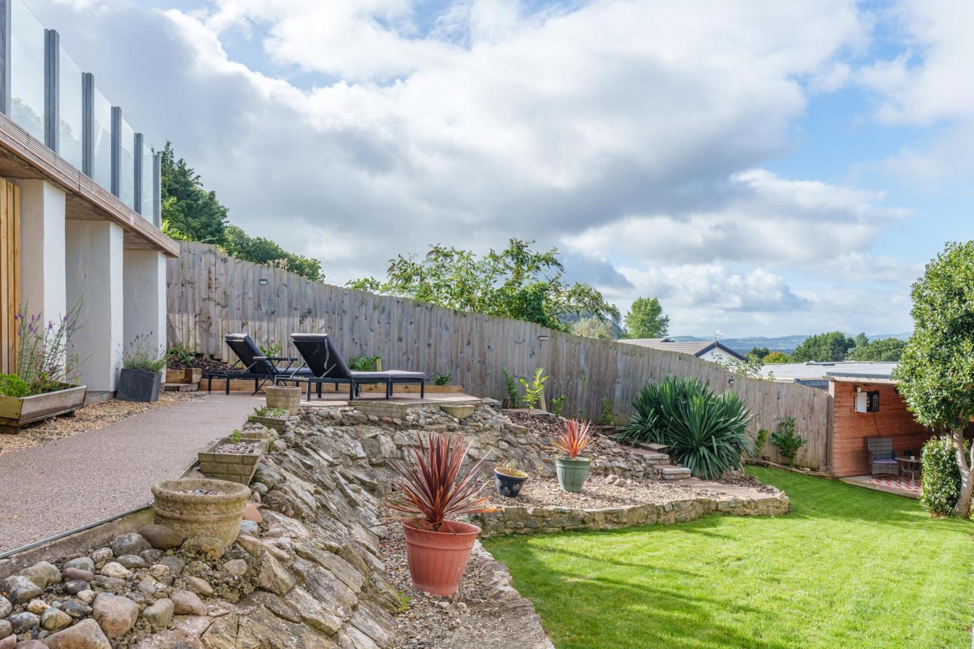 Offa'S Lodge Family Home Quiet Area With Sea Views Prestatyn Eksteriør bilde